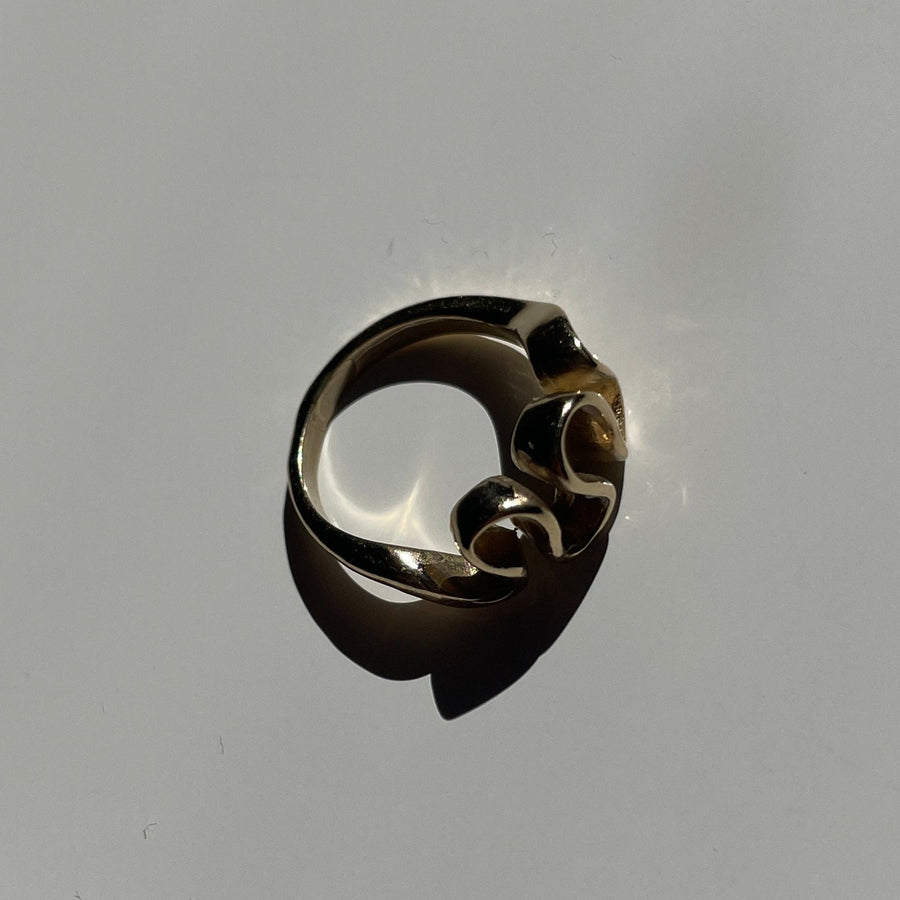 14K wavy gold ring