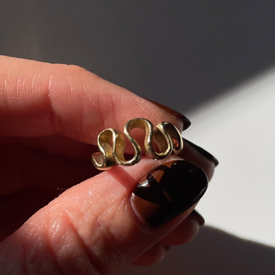 14K wavy gold ring