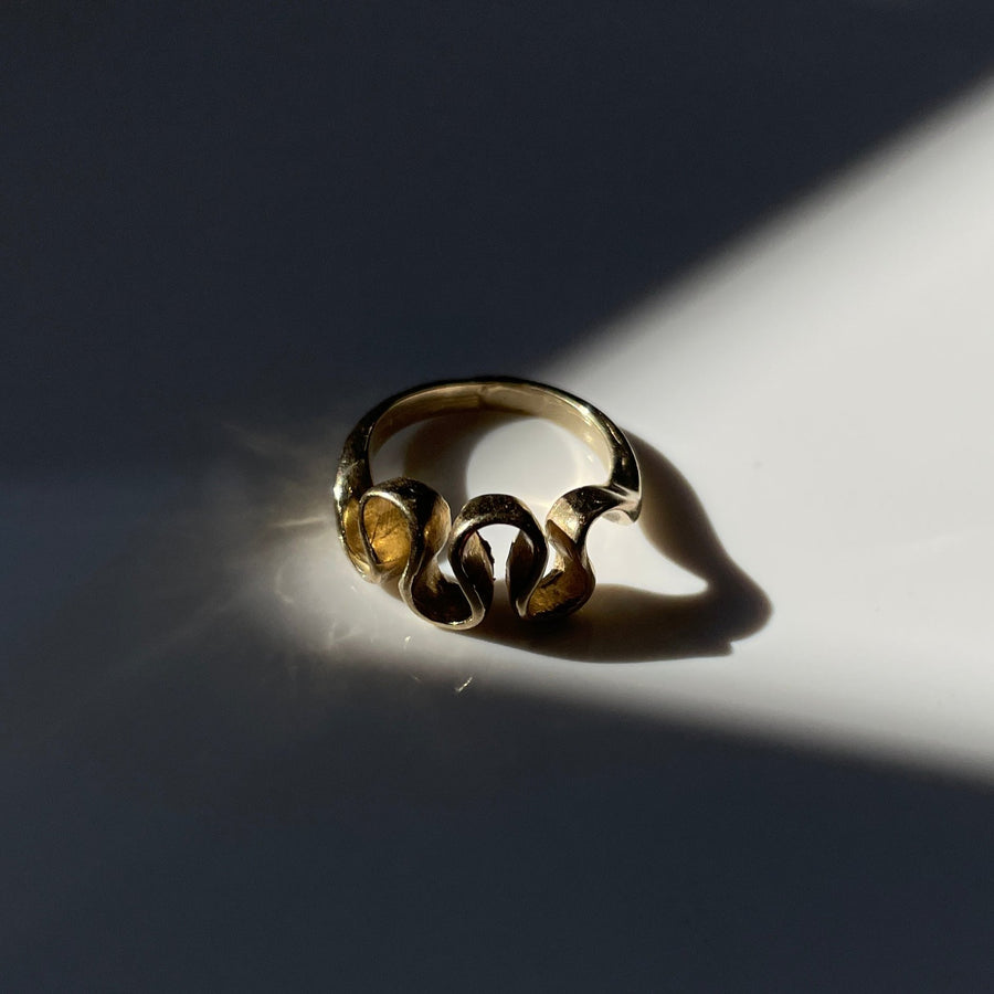 14K wavy gold ring